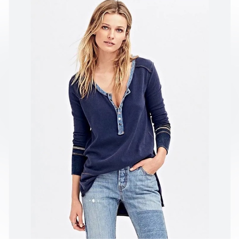 Free People we the free Dallas Navy studded snap Henley long sleeve size Small